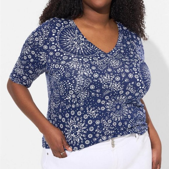 NWT Torrid Tunic Super Soft V-Neck Side Slit Tee - Picture 2 of 5